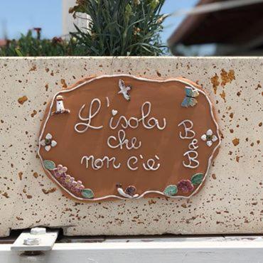 B&B L'Isola Che Non C'E ตอร์เร ซาน จิโอวานนิ อูเจนโต ภายนอก รูปภาพ
